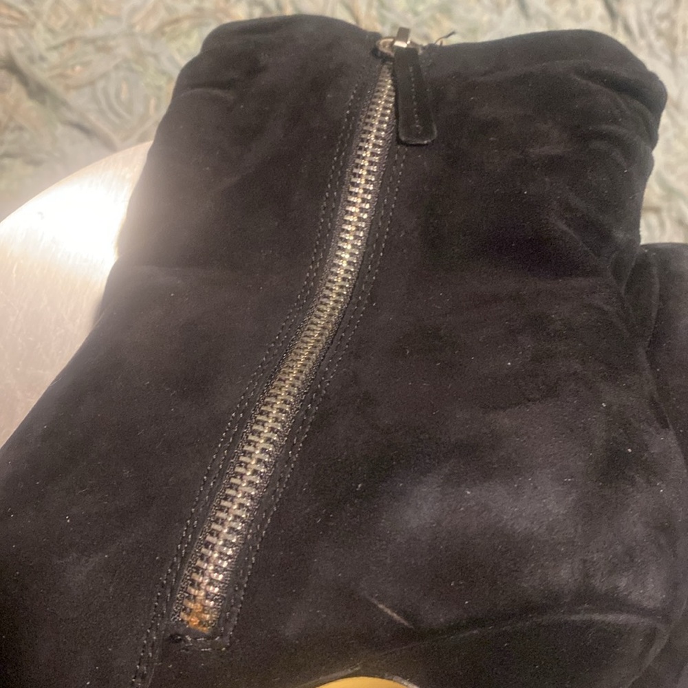 NWOT BLACK SUEDE BELLA VITA DANIELLE BOOTIES - Picture 6 of 16